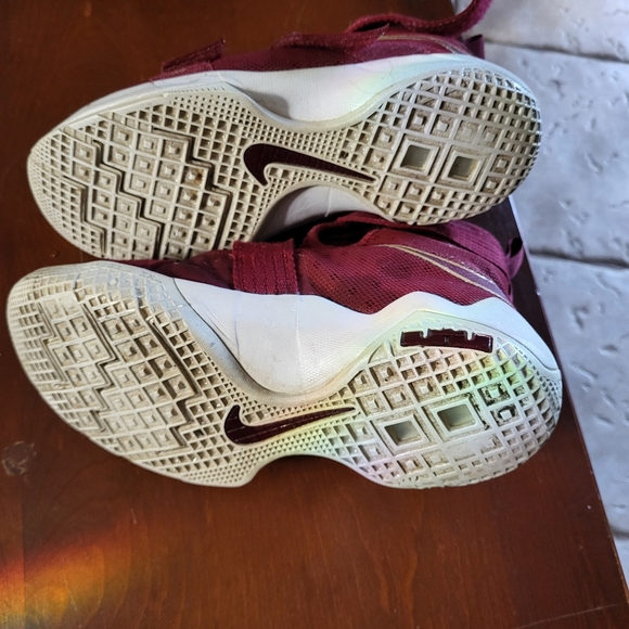 2/$30 NIKE Soldier_Ten - Picture 4 of 7